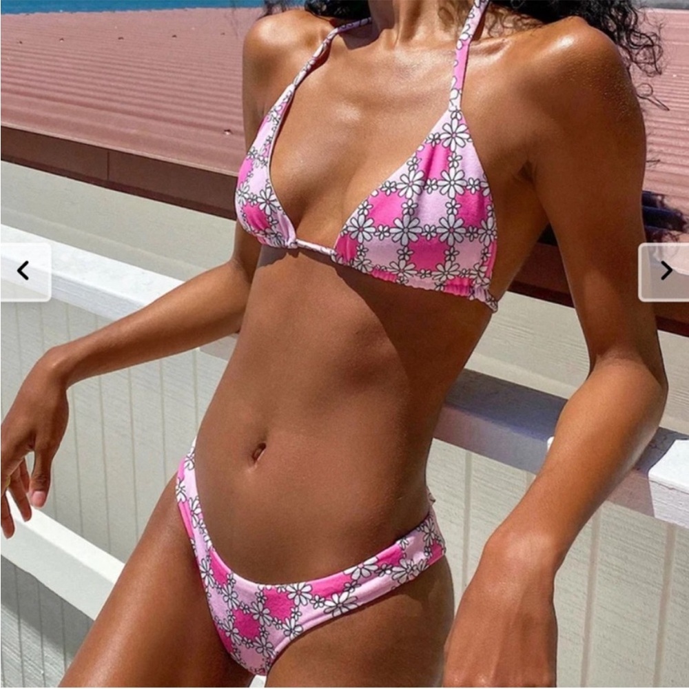 Frankie’s Tia daisy bikini